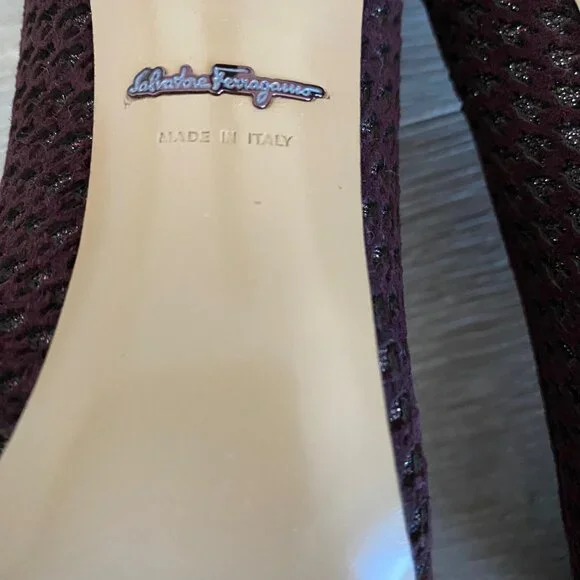 SALVATORE FERRAGAMO Susi Patch Burgundy Suede Pointy Toe Pumps Size 5.5 BNWT